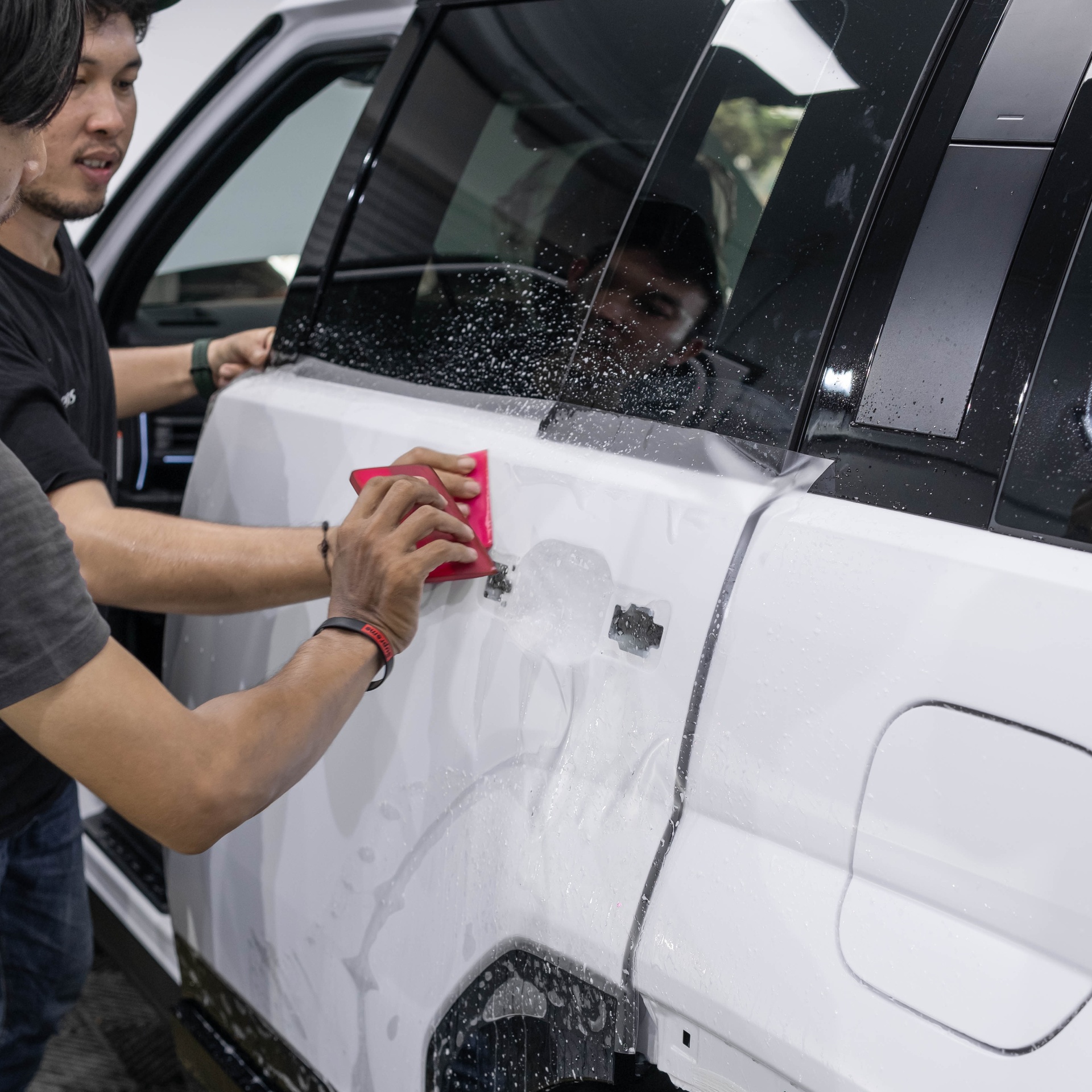 Instalasi Paint Protection Film (PPF) Cardora pada Hyundai Santa Fe